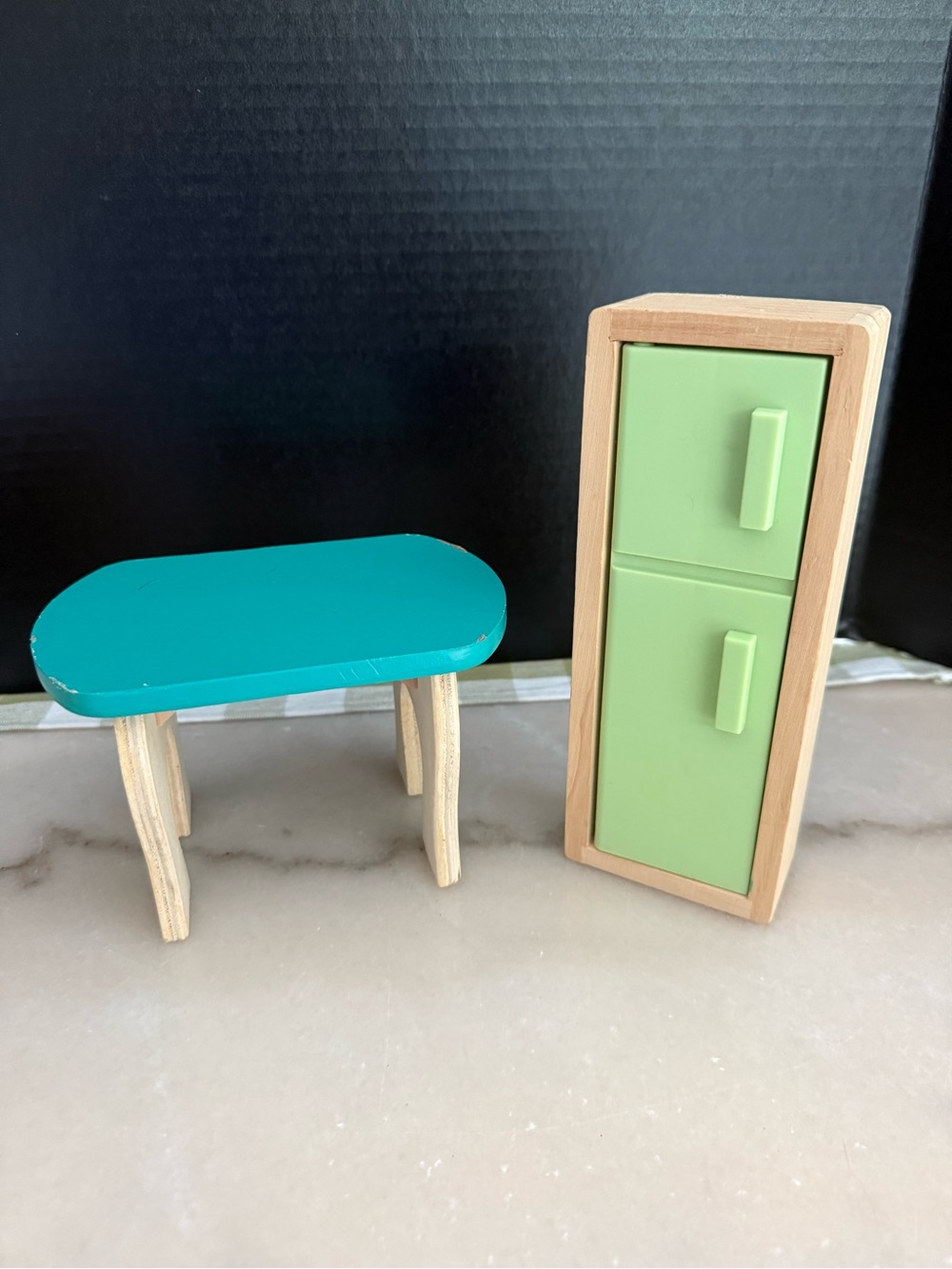 Kidcraft Wooden Dollhouse Table and Refrigerator